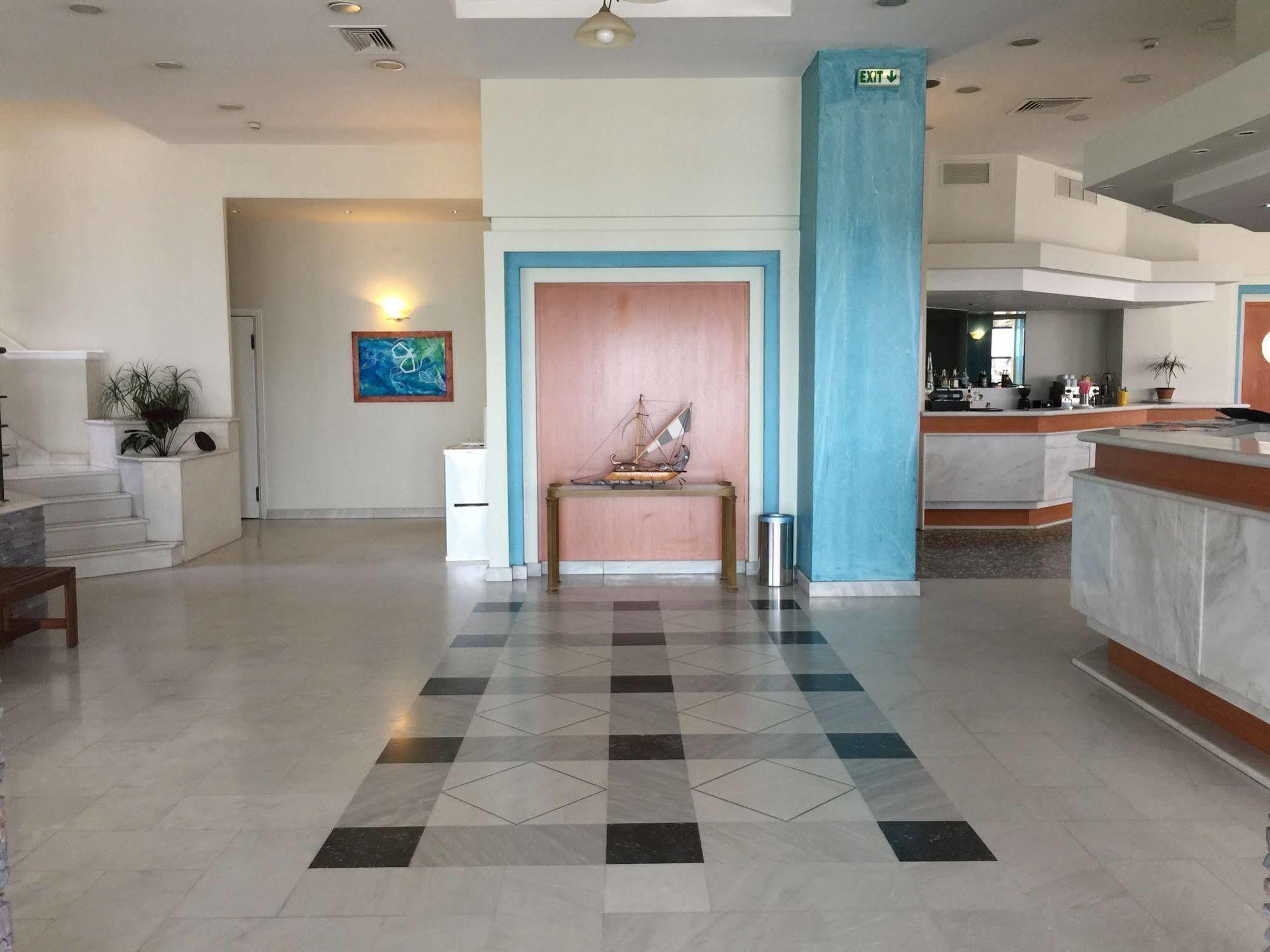 Hotel Ostria Kalamata Bagian luar foto