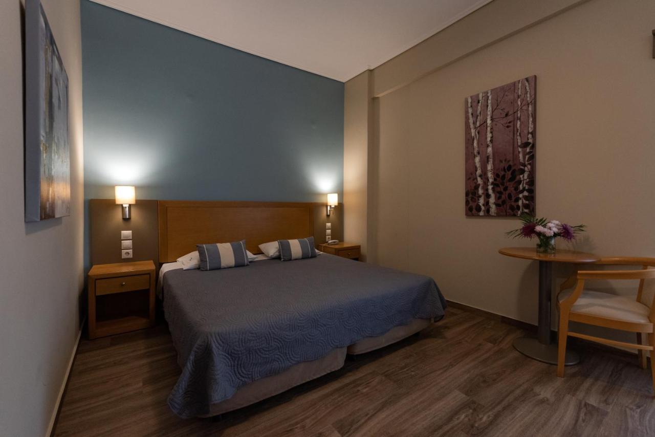 Hotel Ostria Kalamata Bagian luar foto