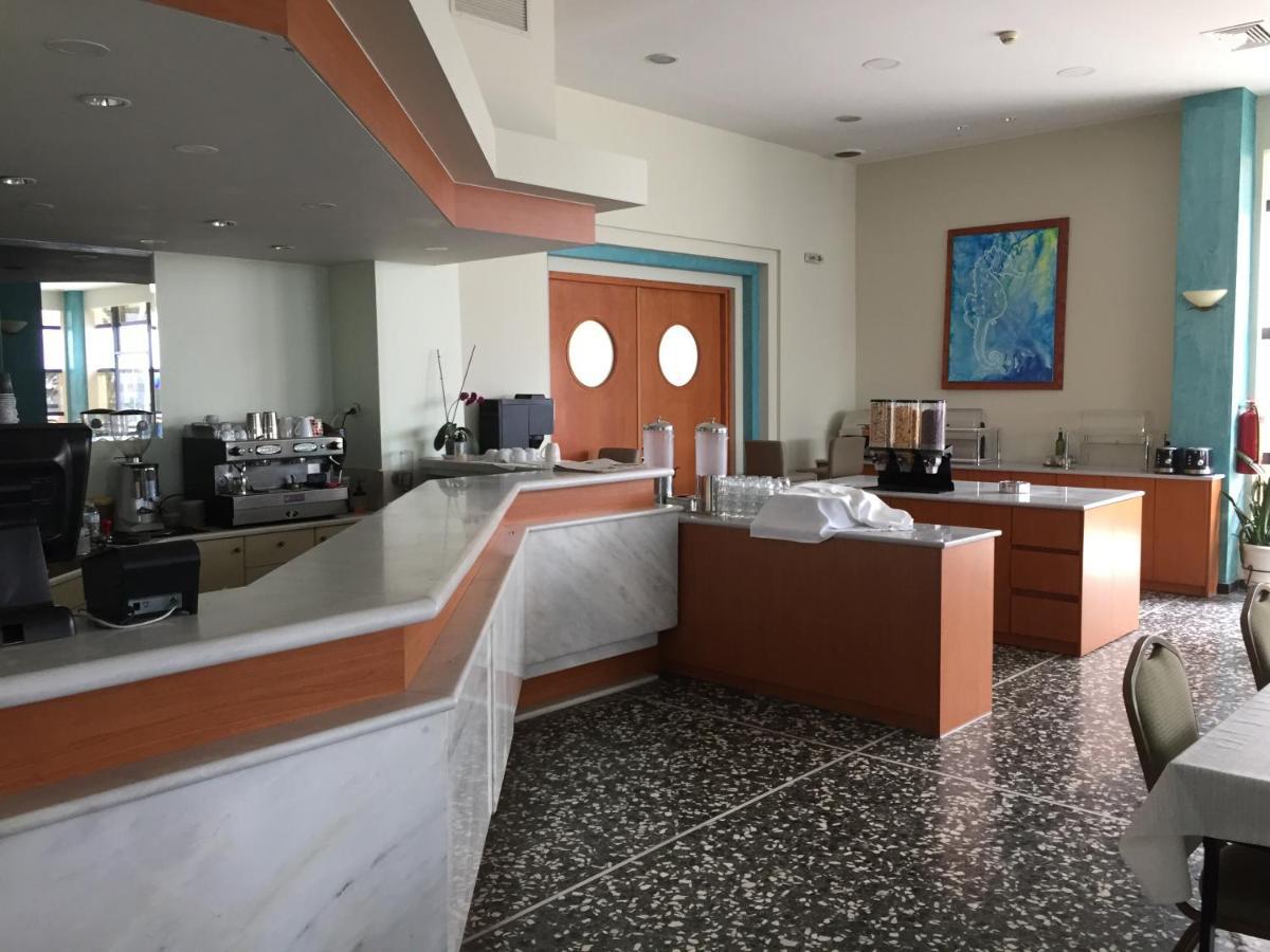 Hotel Ostria Kalamata Bagian luar foto