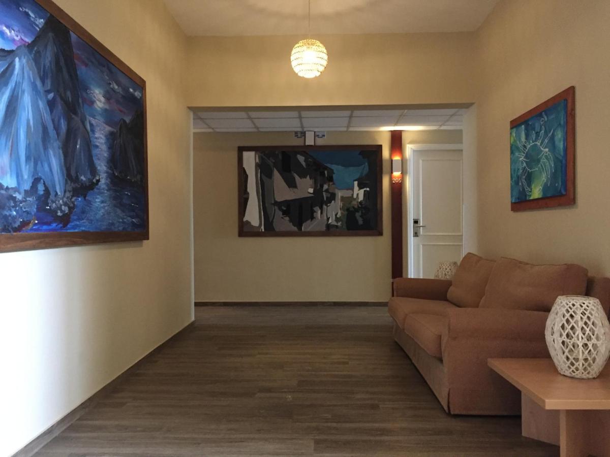 Hotel Ostria Kalamata Bagian luar foto