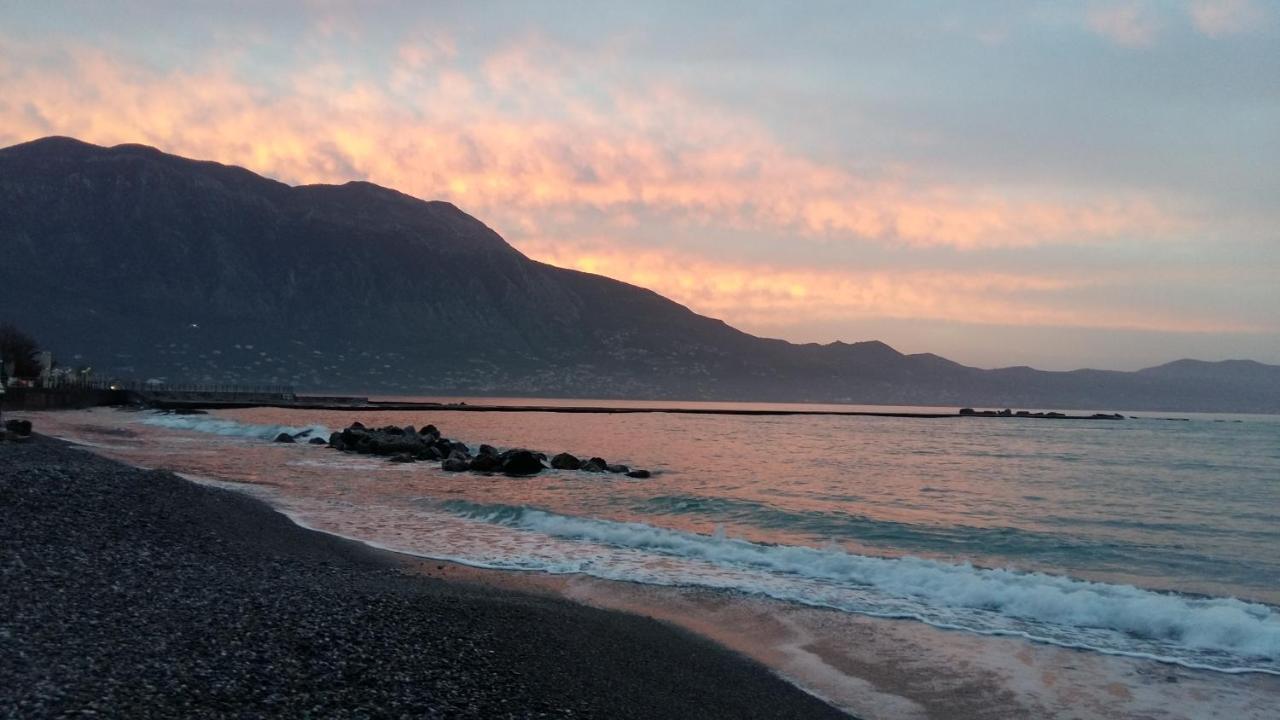 Hotel Ostria Kalamata Bagian luar foto
